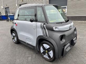 krockskadad bil brommobiel Opel  Rocks-E Base 2024/10