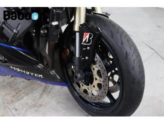 Yamaha  YZF-R1 picture 10