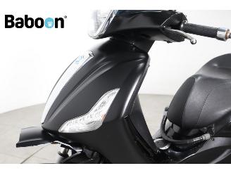 Piaggio Beverly 125 Police picture 21