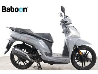 krockskadad bil bromfiets Sym  Symphony ST 45KM 2023/7