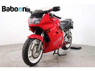 Honda VFR 750 F picture 4