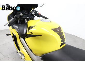 Honda CBR 600 F picture 11