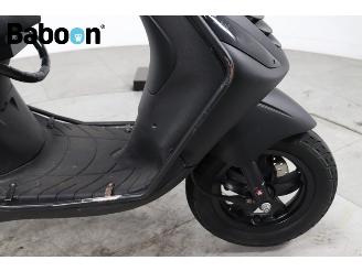 Piaggio  Zip 45KM picture 10