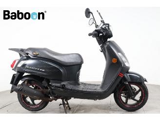 skadebil bromfiets Sym Fiddle II 25KM 2021/6