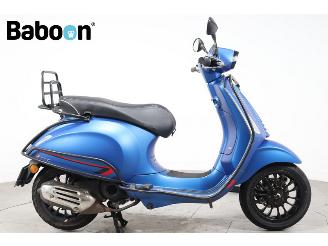 skadebil bromfiets Vespa  Sprint 25KM 2019/9