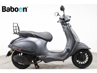 skadebil bromfiets Vespa  Sprint 25KM 2018/4