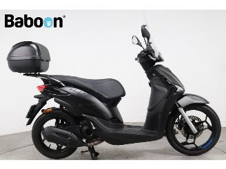 krockskadad bil bromfiets Piaggio  Liberty S 45KM 2025/9