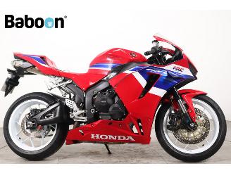 uszkodzony motocykle Honda CBR 600 RR 2025/10