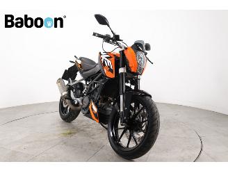 KTM 125 Duke ABS picture 2