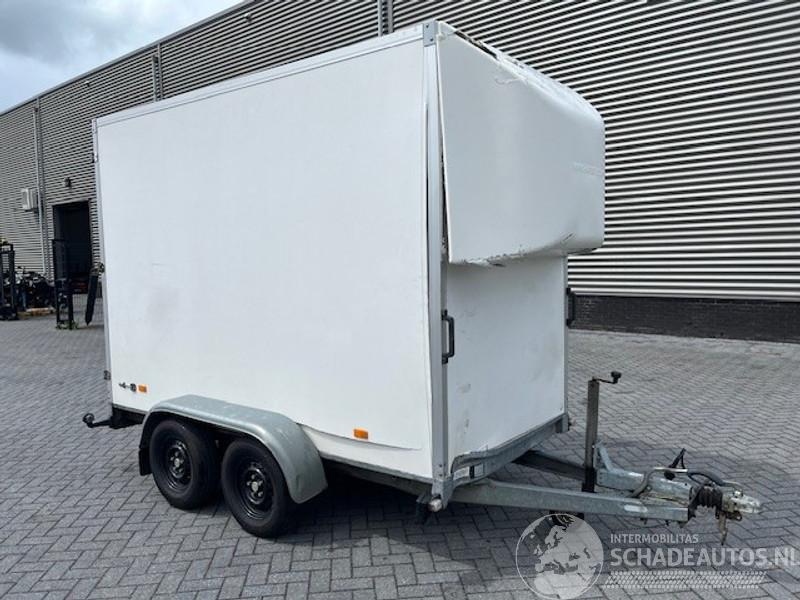Hapert  gesloten aanhangwagen 300x150x210cm