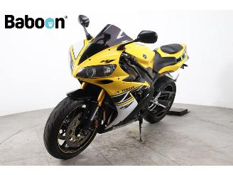 Yamaha  YZF-R1 picture 2