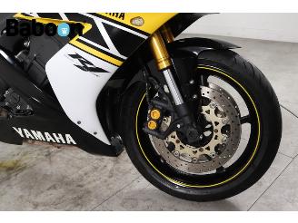 Yamaha  YZF-R1 picture 10