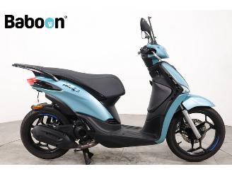 dañado ciclomotor Piaggio  Liberty S 45KM 2025/11