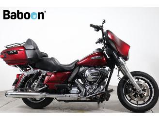 krockskadad bil motor Harley-Davidson  FLHTK Electra Glide Classic 2015/1