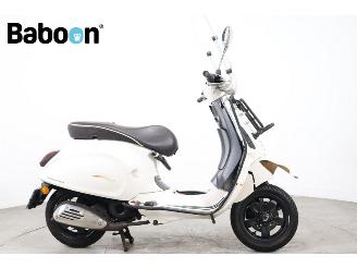 dañado ciclomotor Vespa  Primavera 45KM 2017/11