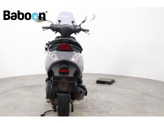 Piaggio  Zip 45KM picture 7
