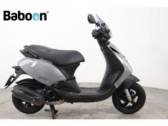 skadebil bromfiets Piaggio  Zip 45KM 2023/7