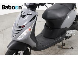 Piaggio  Zip 45KM picture 14