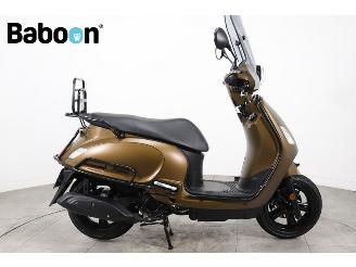 krockskadad bil bromfiets Sym Fiddle IV 45KM 2026/5