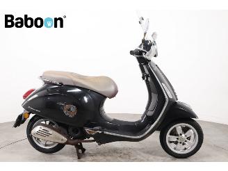 skadebil bromfiets Vespa  Primavera 25KM 2016/8