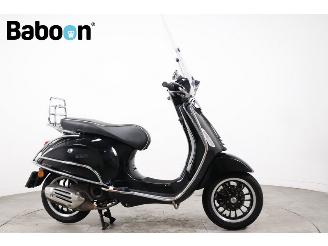 skadebil bromfiets Vespa  Sprint 25KM 2021/5