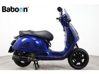 krockskadad bil motor Vespa  GTS 300 i.e. 2016/4