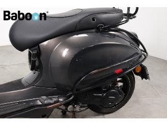 Vespa  Sprint 50 picture 13