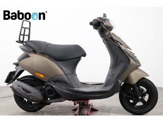 dañado ciclomotor Piaggio  Zip 25KM 2022/2