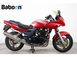 dommages motocyclettes  Kawasaki  ZR-7 S 2001/10
