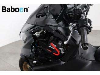 Yamaha  XP 560 T-MAX Tech MAX ABS picture 21