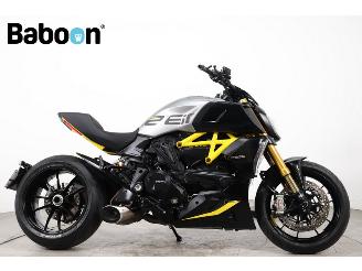 krockskadad bil motor Ducati Diavel 1260 S 2022/4