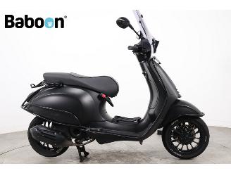 skadebil bromfiets Vespa  Sprint 25KM 2018/4