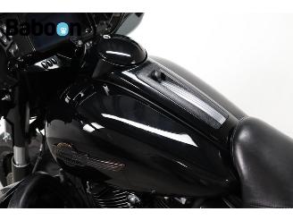 Harley-Davidson  FLHTK Ultra Glide Limited 114 picture 10