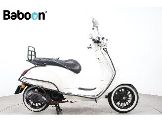 dañado ciclomotor Vespa  Sprint 25KM 2016/5