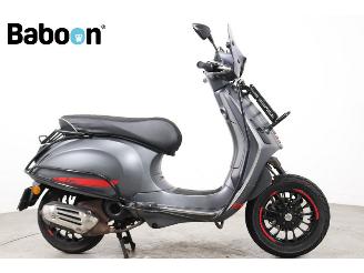 skadebil bromfiets Vespa  Sprint 25KM 2018/9