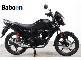 krockskadad bil auto Honda CB 125 F 2026/5