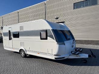 krockskadad bil caravan Hobby  560 KMFE Silverline Edition 2021/2