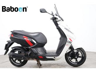 uszkodzony skutery Peugeot  Kisbee RS 25KM 2020/2