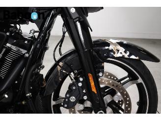 Harley-Davidson  FLHX Street Glide 117 picture 20