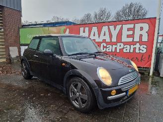 Schadeauto Mini One AUTOMAAT 2003/9