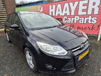 Schadeauto Ford Focus 1.6 tdci lease trend 2014/7