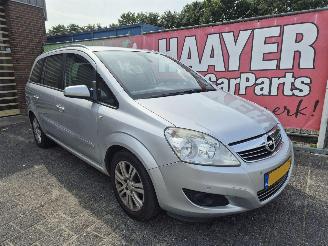 Schadeauto Opel Zafira 1.8 cosmo 2009/6