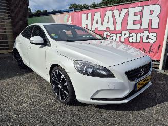 Auto incidentate Volvo V-40 1.6 d2 kinetic 2013/8