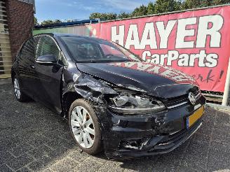 krockskadad bil auto Volkswagen Golf 1.0 tsi comfortline business 2019/1
