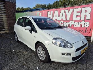 skadebil auto Fiat Punto 1.3 m-jet pop AIRCO 2015/3