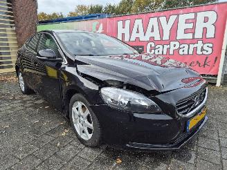 skadebil auto Volvo V-40 2.0 d2 R-Design business 2015/12