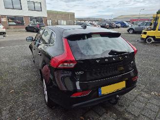 Volvo V-40 2.0 d2 R-Design business picture 4