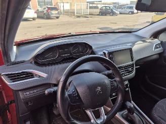 Peugeot 2008 1.2 puretech blue lion picture 10