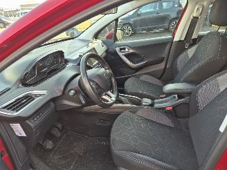 Peugeot 2008 1.2 puretech blue lion picture 9