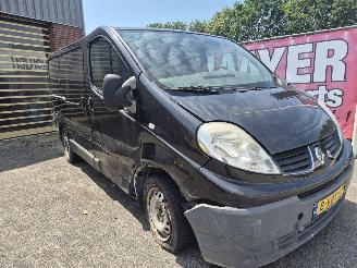 krockskadad bil bedrijf Renault Trafic 2.0 dci t29 L1H1 Generique 2009/5